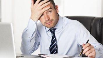 Олон нийтийн сүлжээнээс болж өөрийн карьерийг үгүй хийх нь