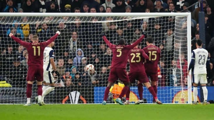 Тоттенхэм 2-2 Рома: Хүммельсийн тэнцүүлэгч гоол зочдод чухал оноо авчирлаа