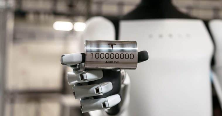 Дэлхийн хамгийн том батарей үйлдвэрлэгч компани Илон Маскийн 4680 төрлийн батарейг “Амжилтгүй болно” гэж мэдэгджээ