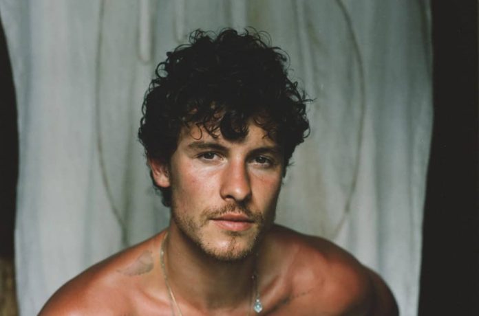 Шон Мендес 'Shawn' цомгоо гаргав: Stream It Now