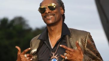 Snoop Dogg анх уулзахдаа Sexyy Red-д “Чи од болж чадах залуу байна” гэж хэлснээ дурслаа