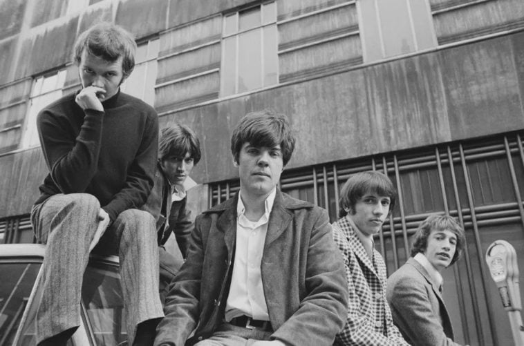 Bee Gees хамтлагийн анхны бөмбөрчин Колин Питерсен 78 насандаа өөд боллоо