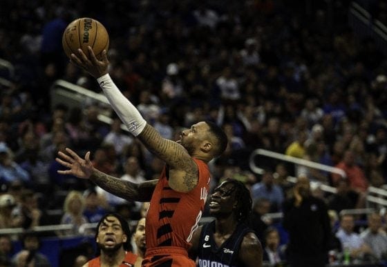 Милуоки Бакс баг Дэмиан Лиллардыг солилцох талаар бодохгүй байна