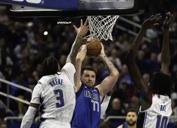 Mavs Лука Дончичийн наймааны талаар өөр багтай холбогджээ Mavs Лука Дончичийн наймааны талаар өөр багтай холбогджээ