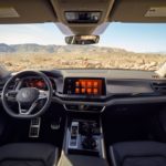 Volkswagen товчлууруудаа эргүүлэн авчирлаа: Энэ бол гарутас биш автомашин