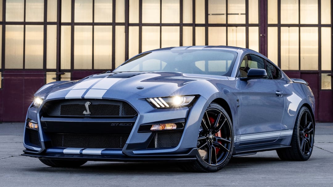 Ford Mustang-ийн шинэ эрин: V8 хөдөлгүүр буцан ирж, GT500 загвар 2026 онд гарна