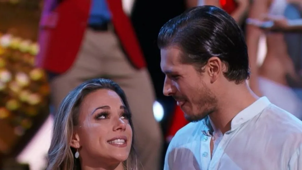 Jana Kramer Was ‘Wrecked’ & Almost ‘Quit’ DWTS Mid-Season After Clash