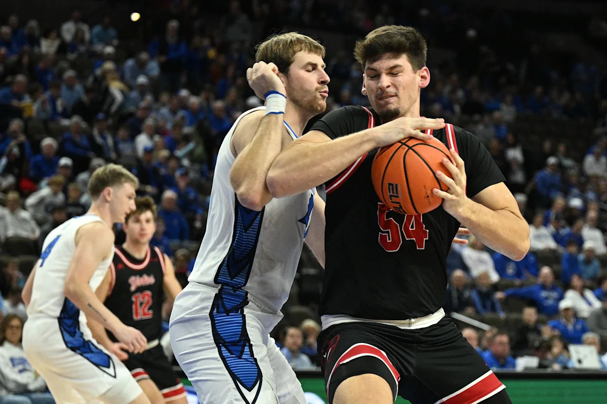 North Carolina adds 7-foot center from Summit League to 2026-27 roster