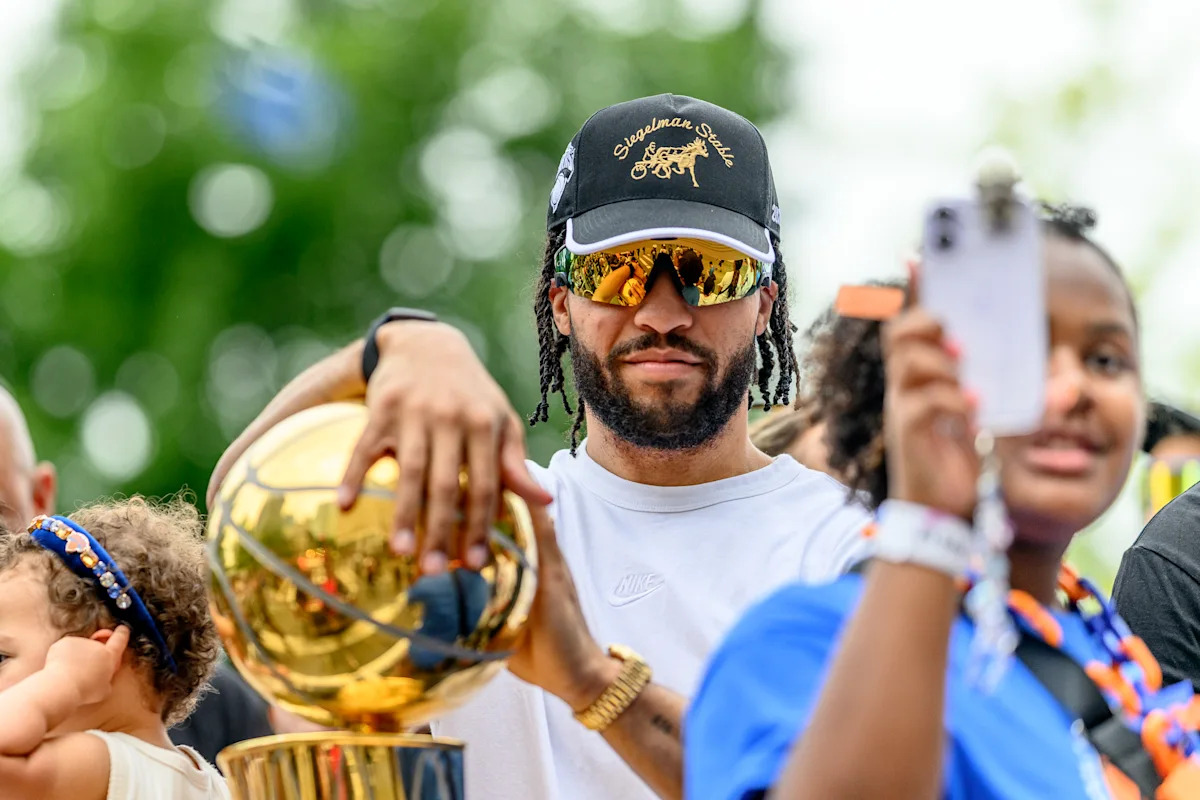 NBA-ийн зул сарын баярын хуваарь: Нью-Йорк Никс, Сан-Антонио Спөрс дахин тулгарч, Леброн Жэймс Лэйкерстэй тоглоно