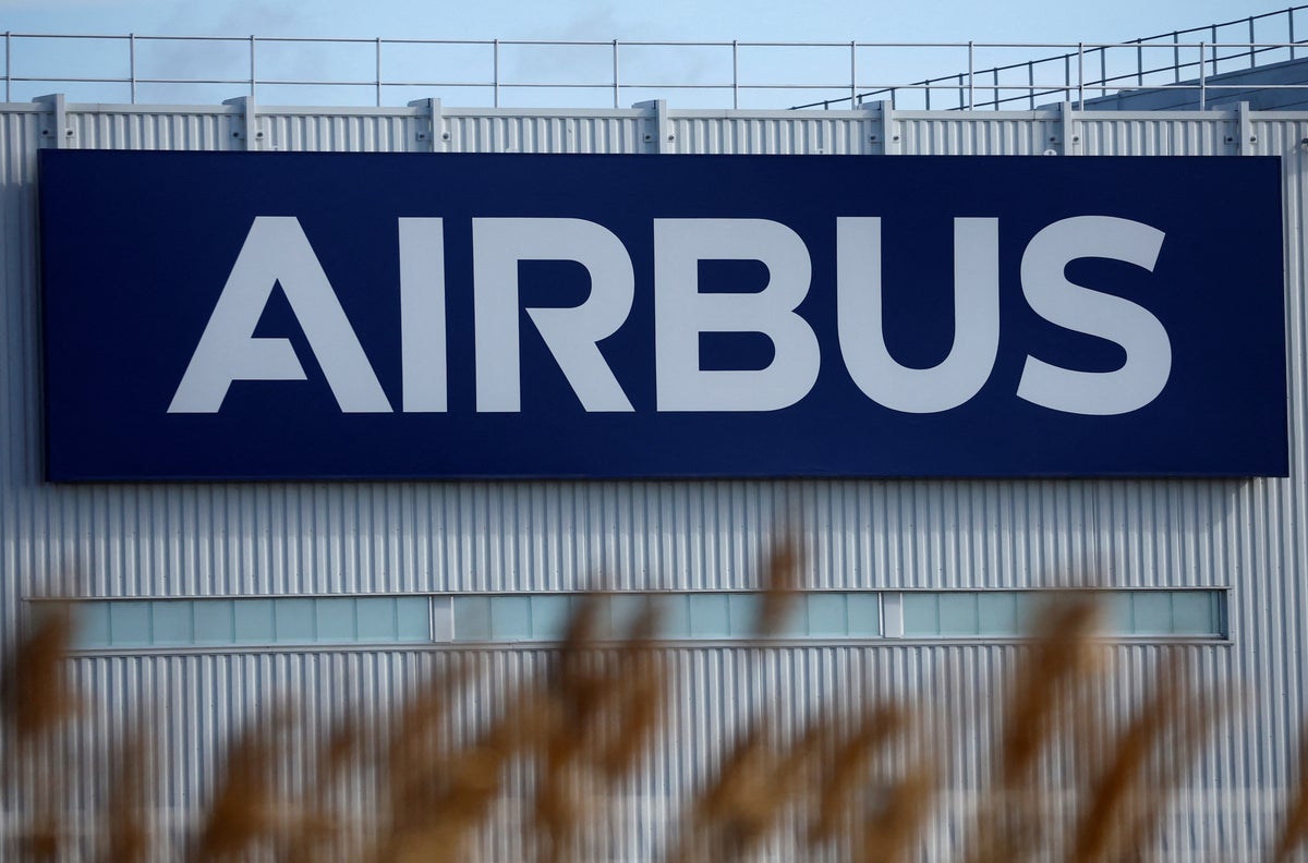 Ажлын байранд эргэн ирэх шаардлагыг эсэргүүцсэний улмаас Airbus төлөвлөгөөгөө өөрчлөв