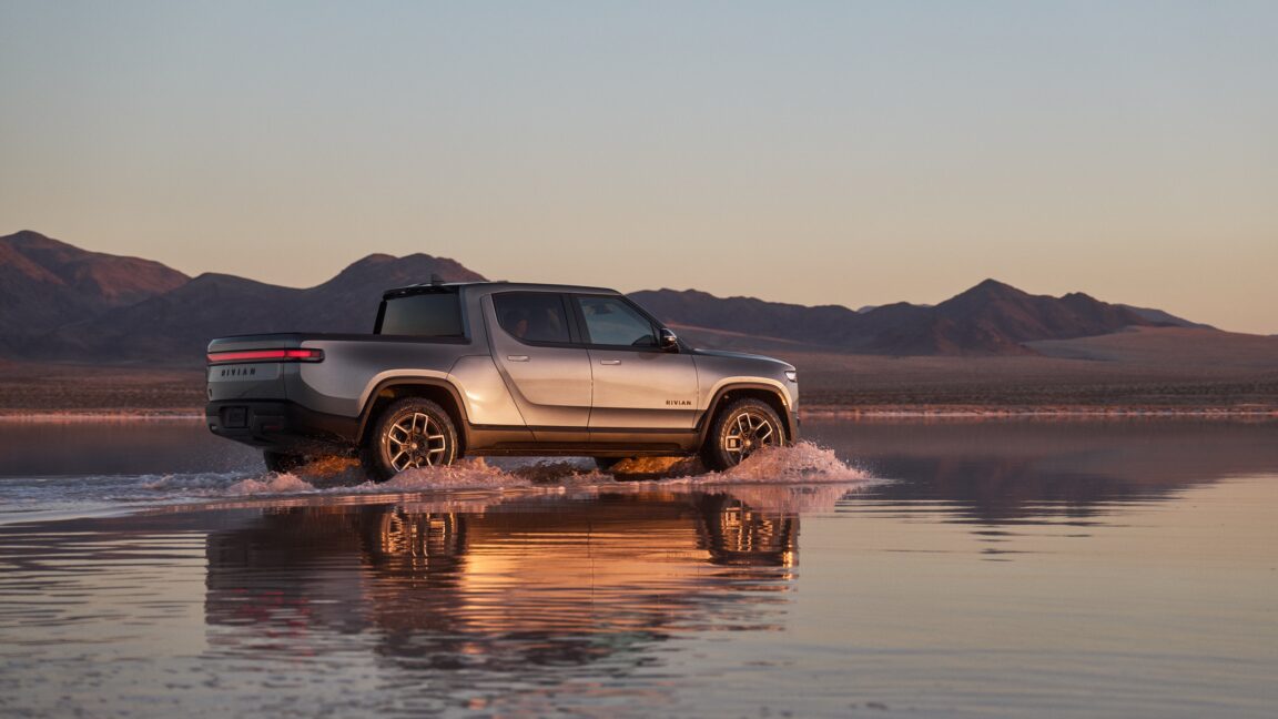 Rivian компани 2027 оны загварын R1 автомашины цувралдаа шинэчлэлт хийж байна