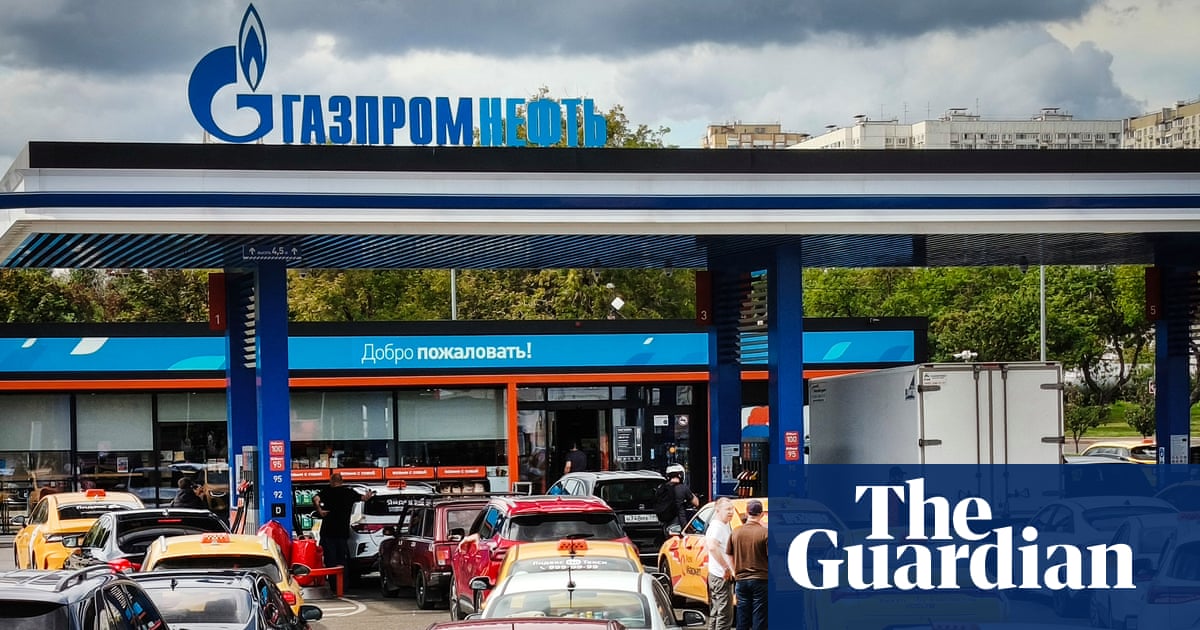 ОХУ шатахууны хомсдолд орсны улмаас Энэтхэгээс түлш импортолж эхлэв