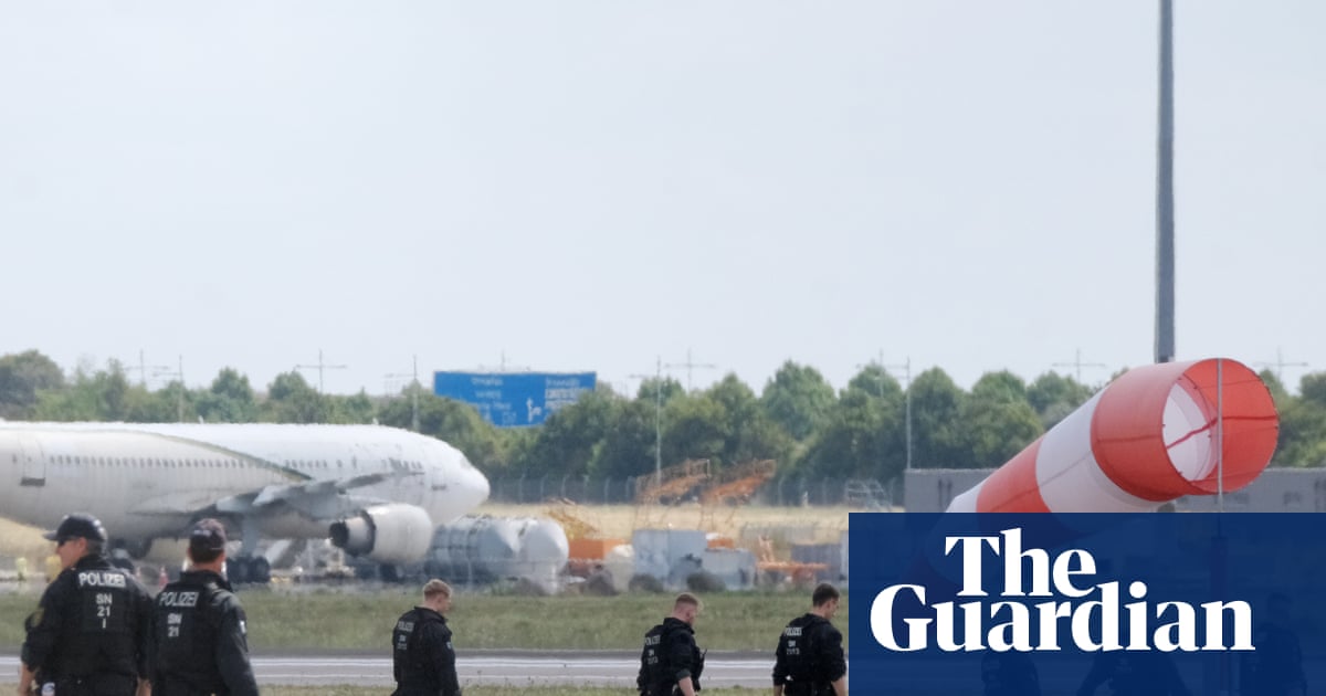 Лейпцигийн нисэх онгоцны буудлын ойролцоогоос гурав дахь дрон болон тэсрэх бодис илэрчээ