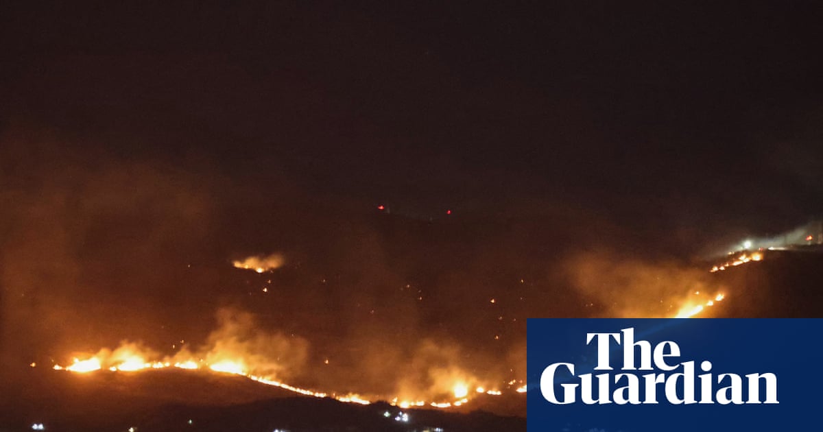 Ливаны өмнөд хэсэгт Израйлын цэргийнхэн ойн түймэр санаатайгаар өдөөж байна гэж орон нутгийн иргэд буруутгав