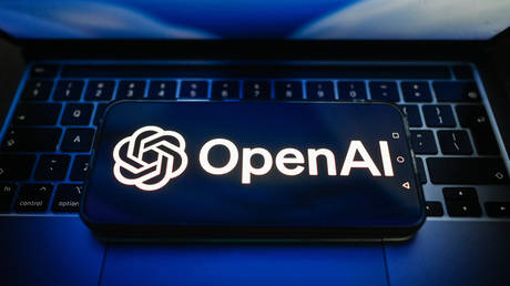 OpenAI аюулгүй байдлын эрсдэлээс үүдэн хиймэл оюуны хөгжүүлэлтээ түр зогсоолоо