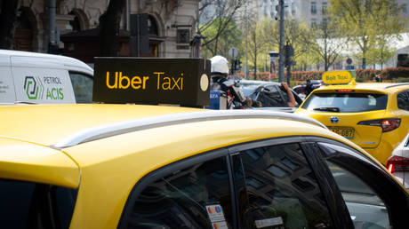 Нидерландын эрх бүхий байгууллага Uber компанид 825 сая еврогийн торгууль ногдууллаа