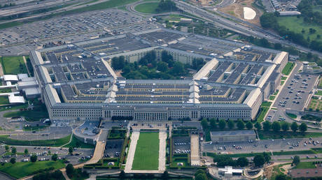 Пентагон “Stars and Stripes” сонины удирдлагуудыг албан тушаалаас нь чөлөөлөв