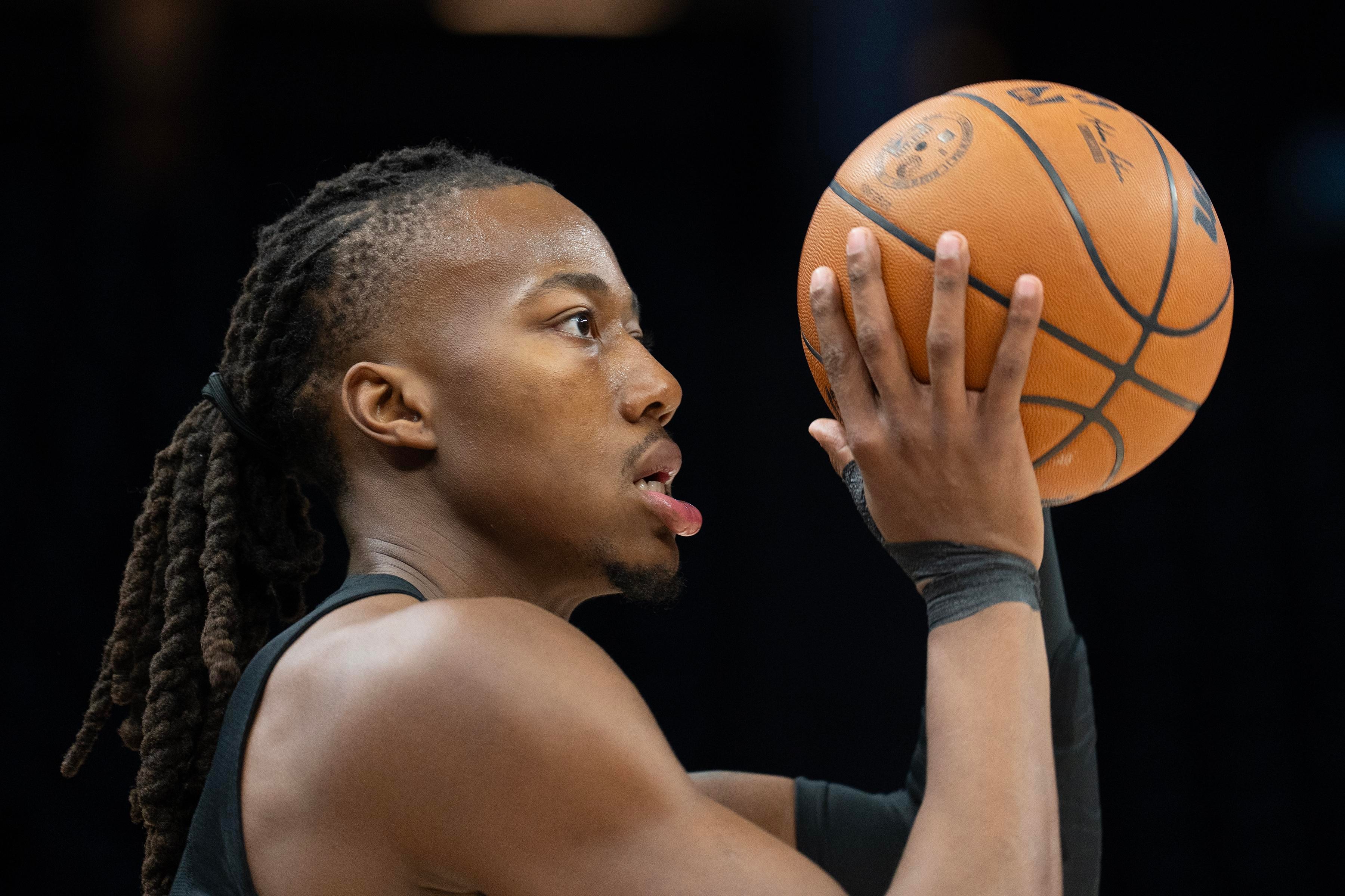 Иллинойсын их сургуулийн төгсөгчид шинэ улирлыг угтан NBA-ийн хуваарьт багтлаа