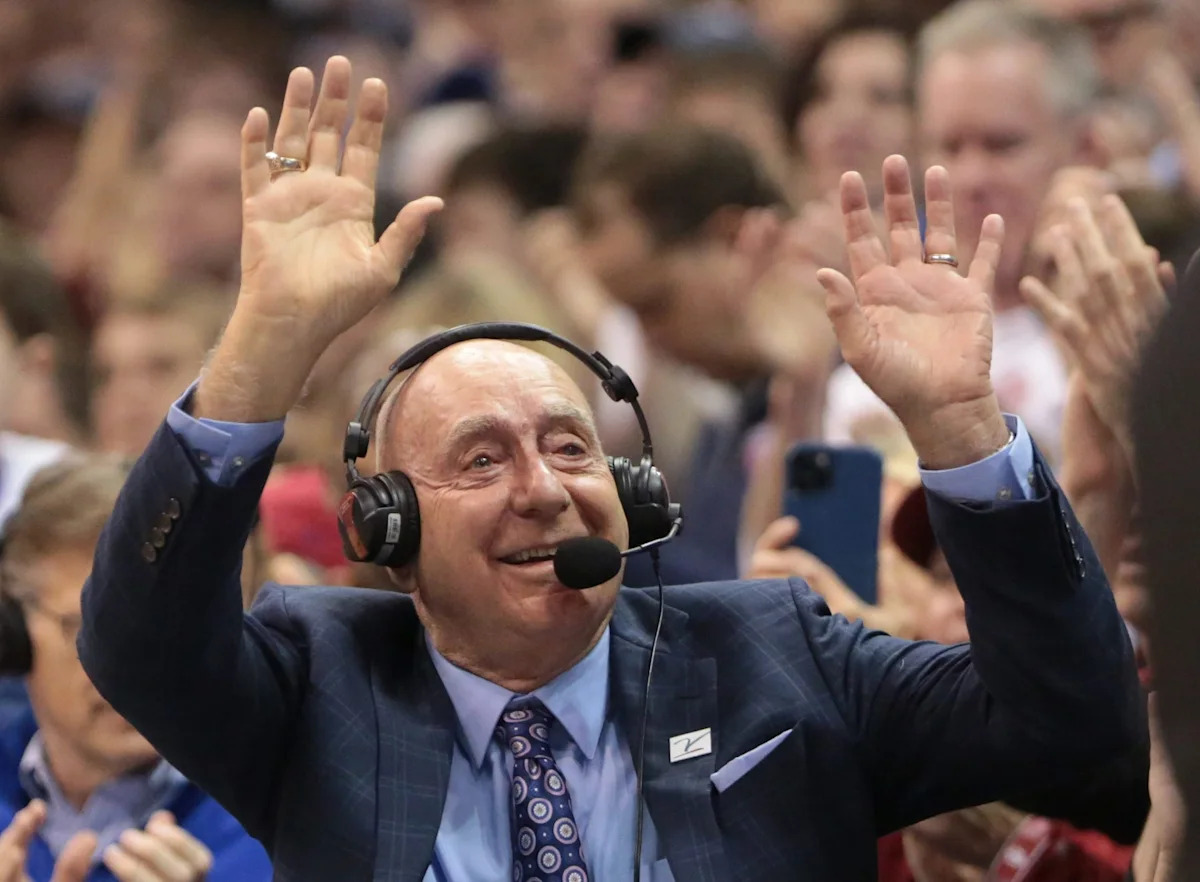 Dick Vitale announces he's progressing well in latest cancer battle
