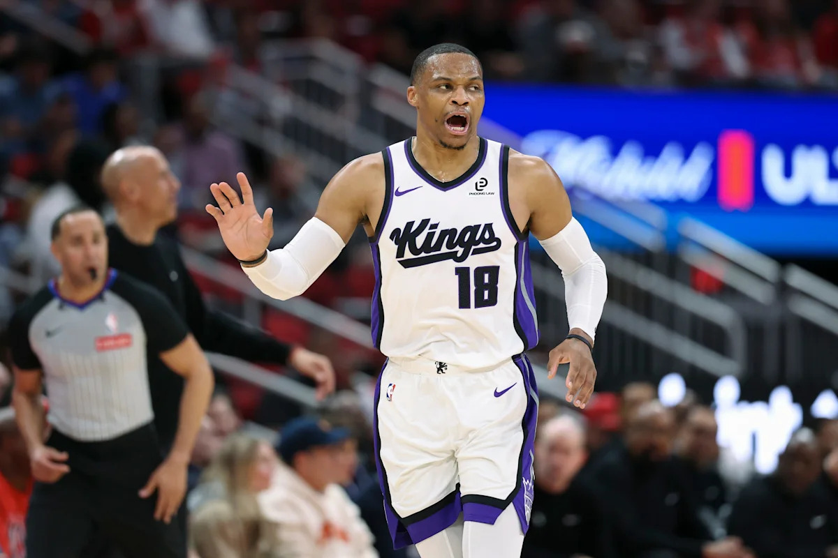 Расселл Уэстбрук 18 улирлын дараа NBA-ийн талбайг орхихоо зарлалаа