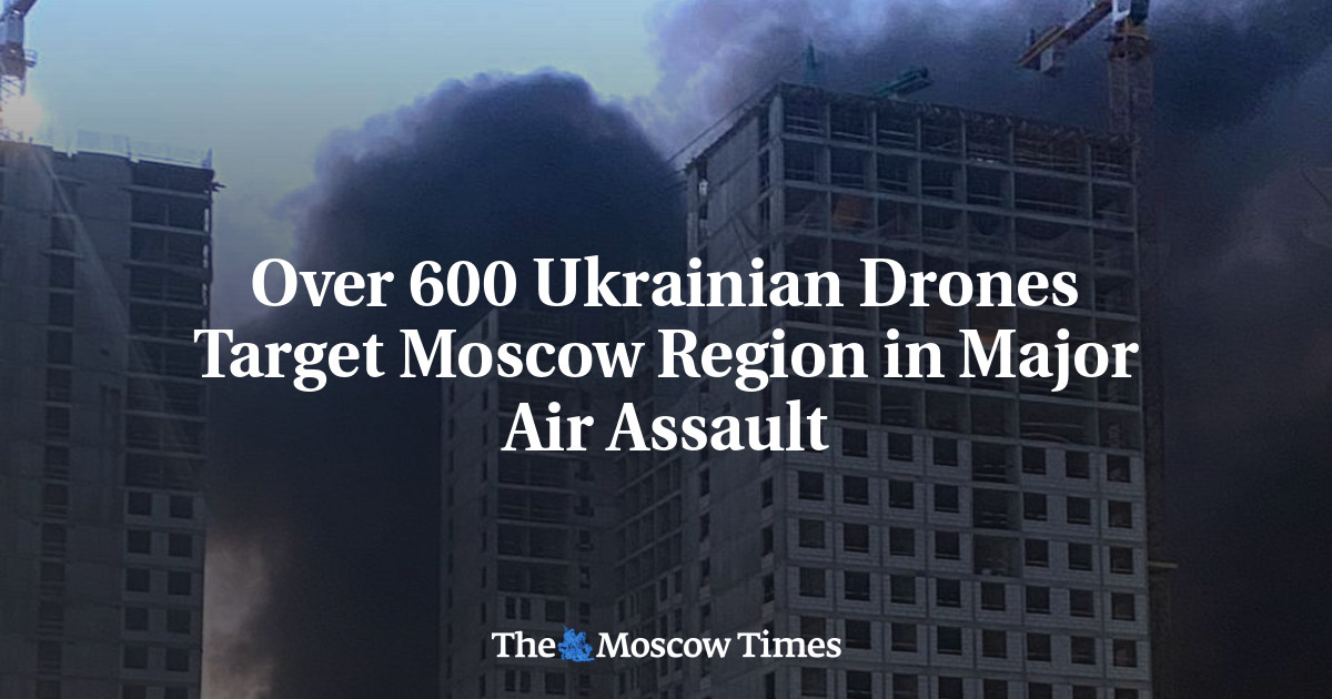 Украйн улс Москва болон бүс нутгууд руу 600 гаруй нисгэгчгүй онгоцоор цохилт өглөө