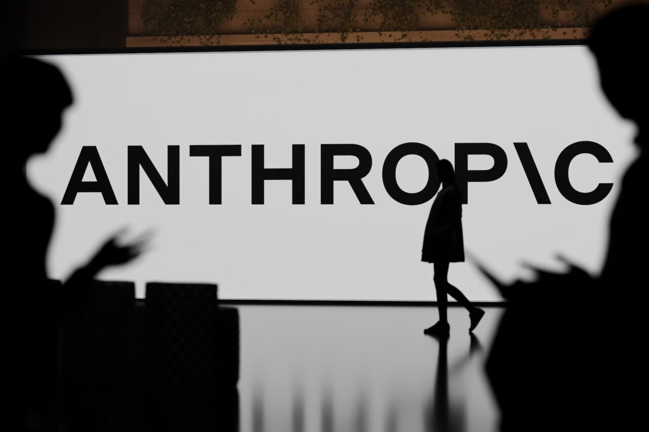 Anthropic компани хоёр их наяд ам.долларын үнэлгээтэй анхдагч олон нийтийн санал болголт хийхээр төлөвлөж байна