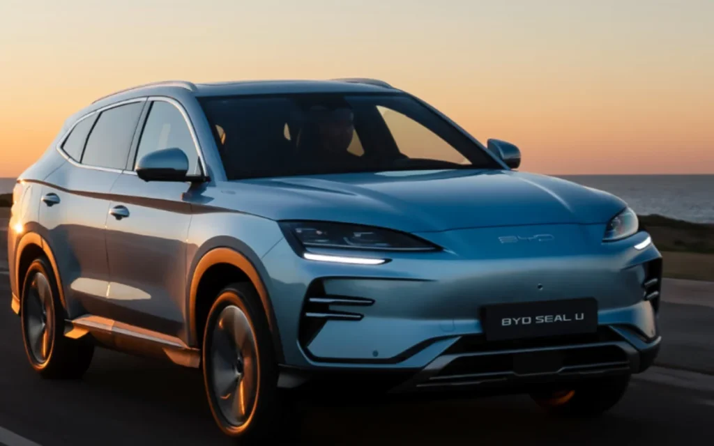 Li Auto брэндийн цахилгаан автомашины жолоочгүйгээр гараашид зогсоол хийх технологи олны анхаарлыг татаж байна