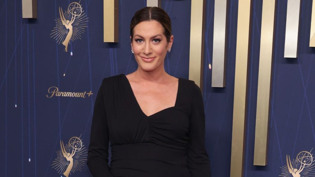 Элизабет Вагмайстер “Emmy”-д нэр дэвшигчидтэй ярилцах тусгай нэвтрүүлгийг хөтөлнө