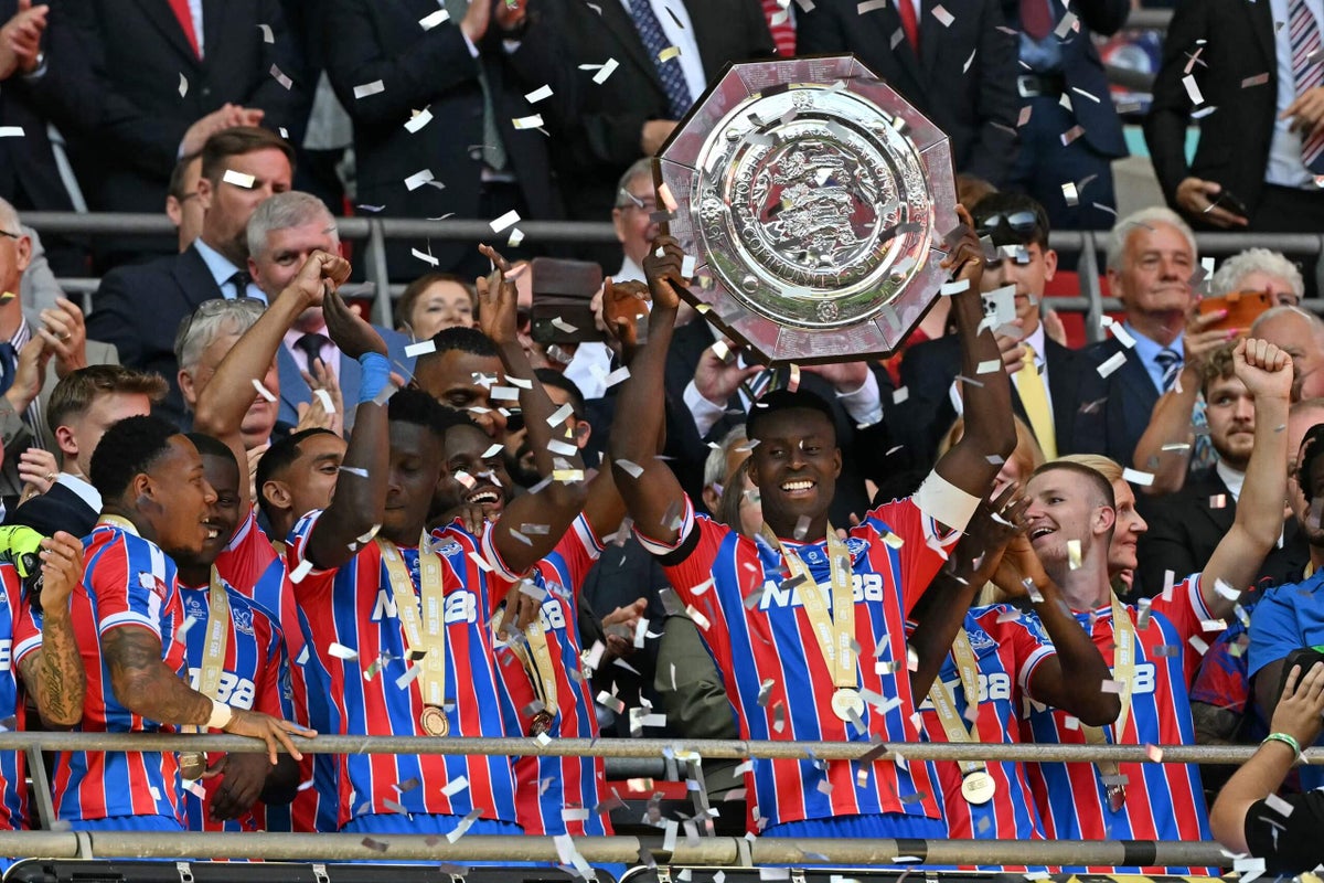 Английн хөлбөмбөгийн холбооноос нэрээ өөрчлөх болсон “Charity Shield” тэмцээний түүхэн шалтгаан