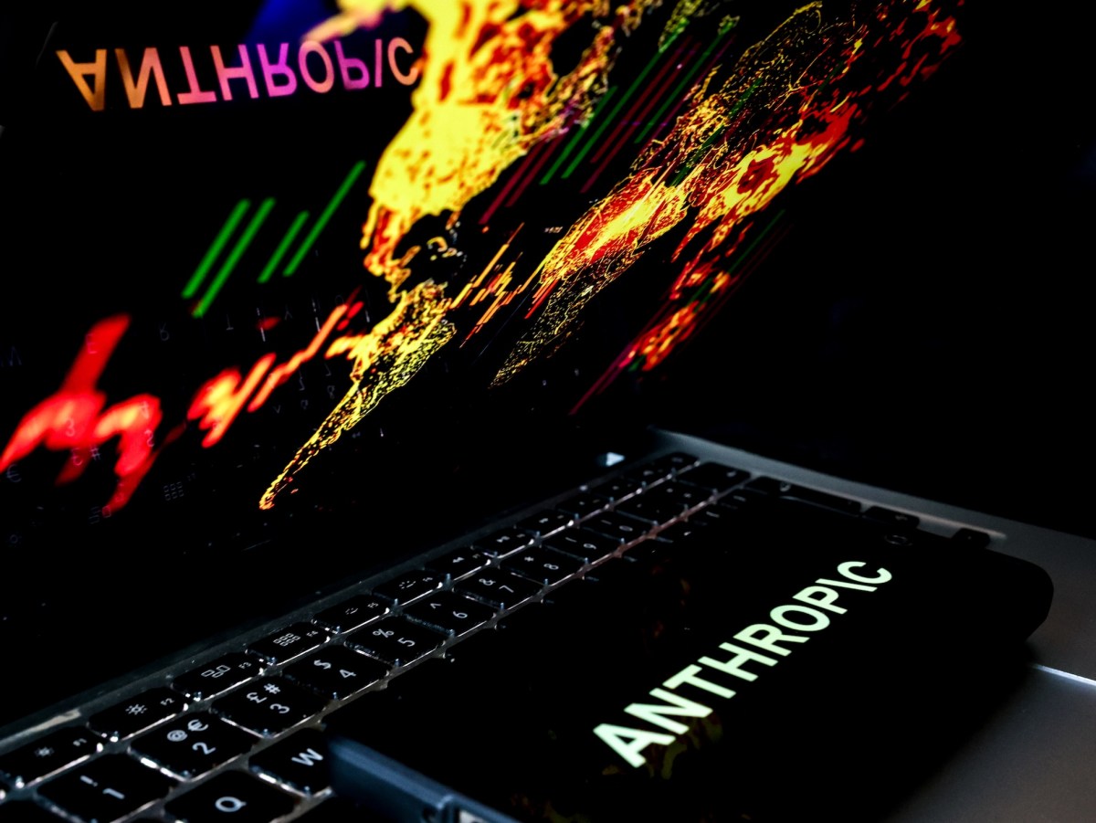 Anthropic компанийн судлаачид хиймэл оюун ухааныг өөрийгөө хөгжүүлэх боломжийг туршиж эхэллээ