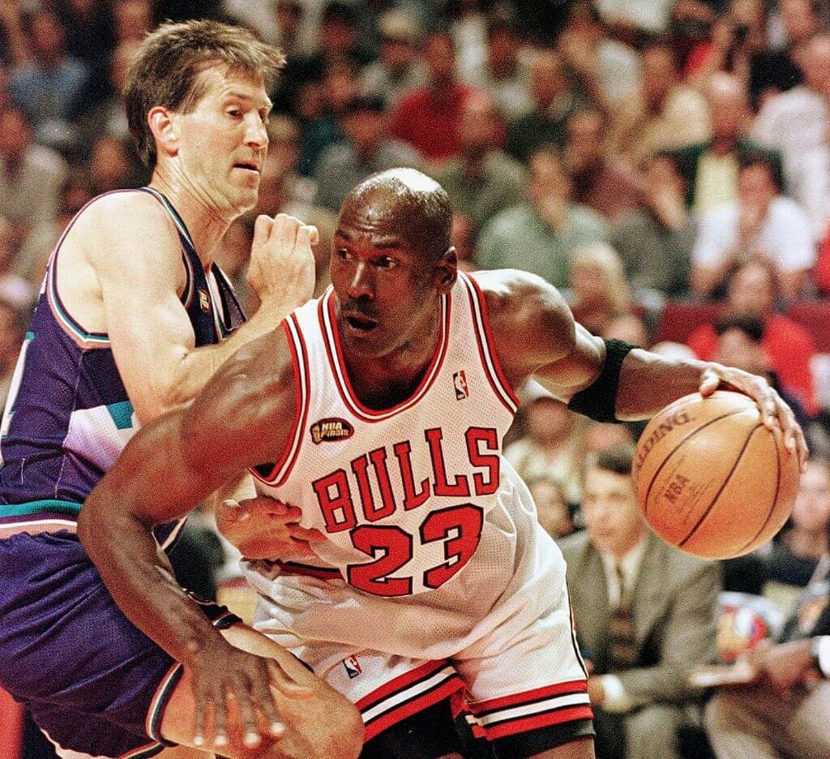 Майкл Жорданы 1998 оны NBA-гийн финалын өмсгөл дуудлага худалдаагаар дээд амжилт тогтоож болзошгүй байна