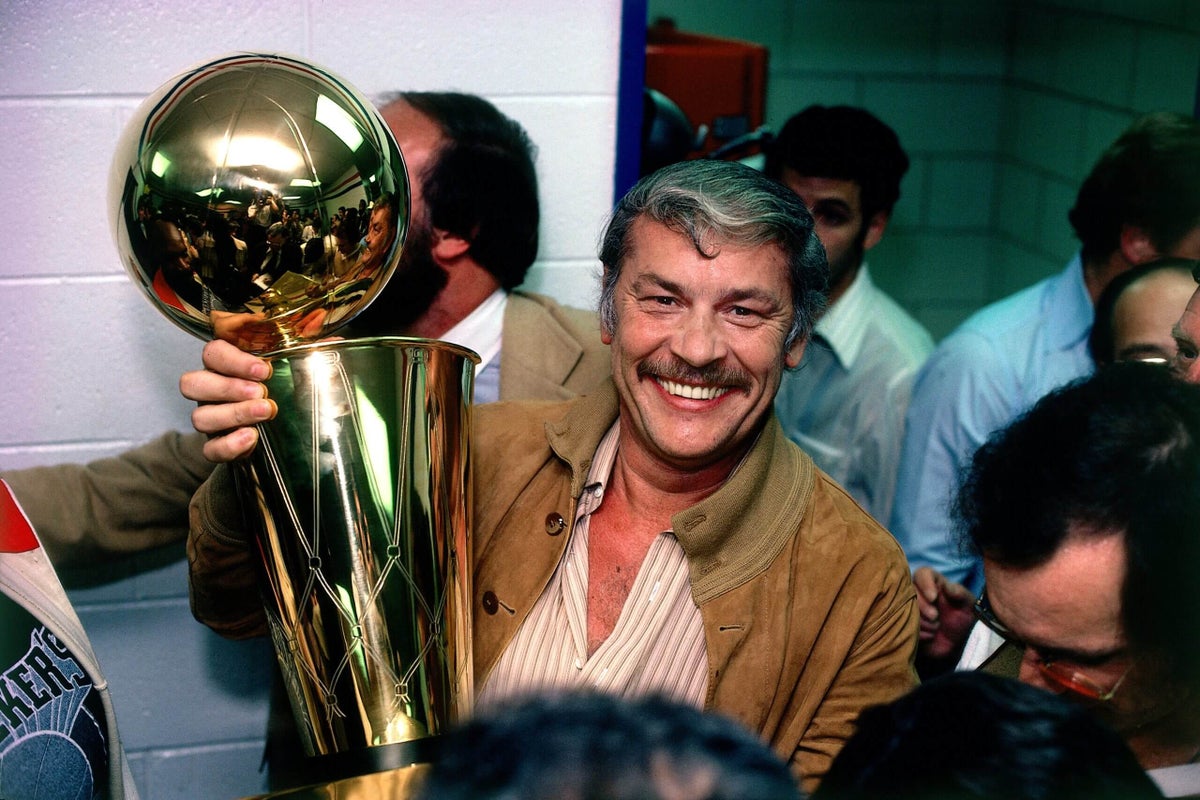 Лос Анжелес Лэйкерс багийн эзэмшлийн маргаан NBA-д томоохон өөрчлөлт авчирч болзошгүй байна