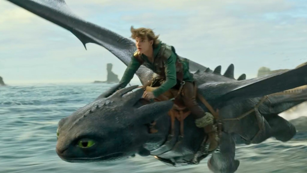 How to Train Your Dragon 2 киноны талаар гол дүрийн жүжигчин Мэйсон Тэймс эерэг сэтгэгдлээ хуваалцлаа