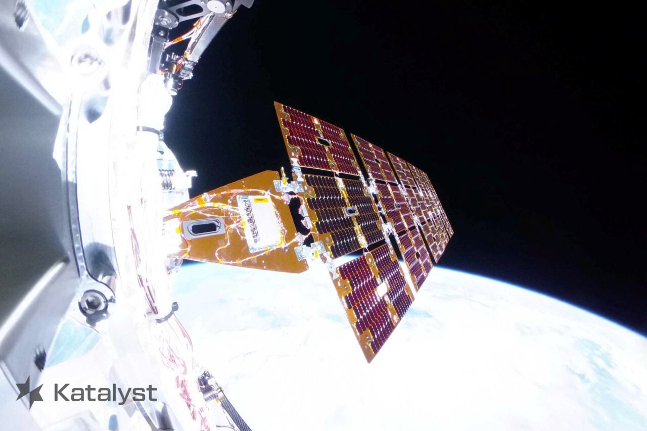 NASA-гийн Swift телескопыг аврах төлөвлөгөө бүтэлгүйтэж, сансрын хөлөг агаар мандалд шатах эрсдэлтэй болов