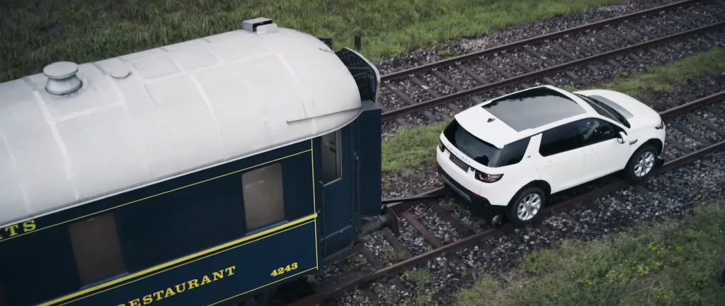 Land Rover Discovery Sport загвар 108 тонн жинтэй галт тэргийг чирч хүчин чадлаа сорив
