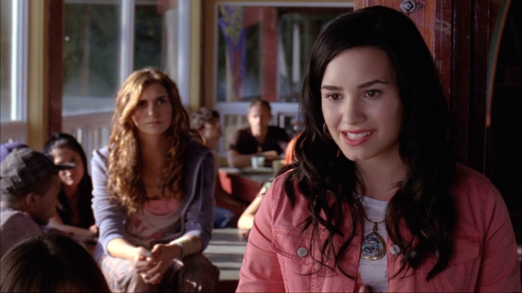 Demi Lovato “Camp Rock 3” кинонд эргэн ирлээ