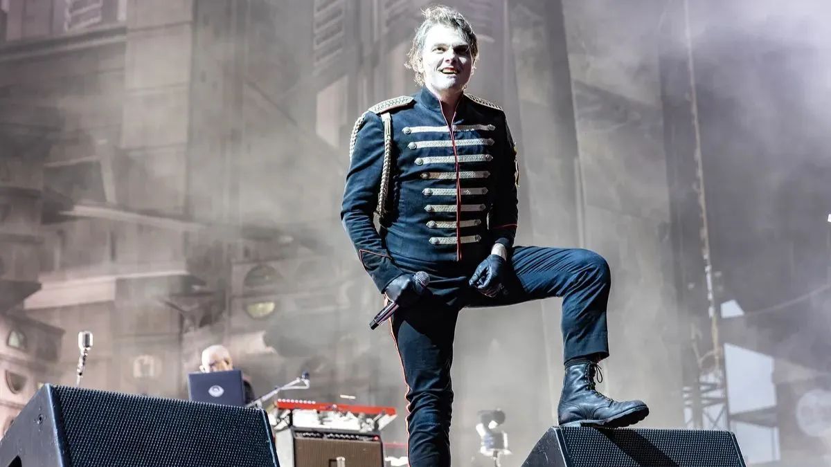 My Chemical Romance хамтлаг Нью-Йоркт “The Black Parade” аялан тоглолтоо эхлүүллээ