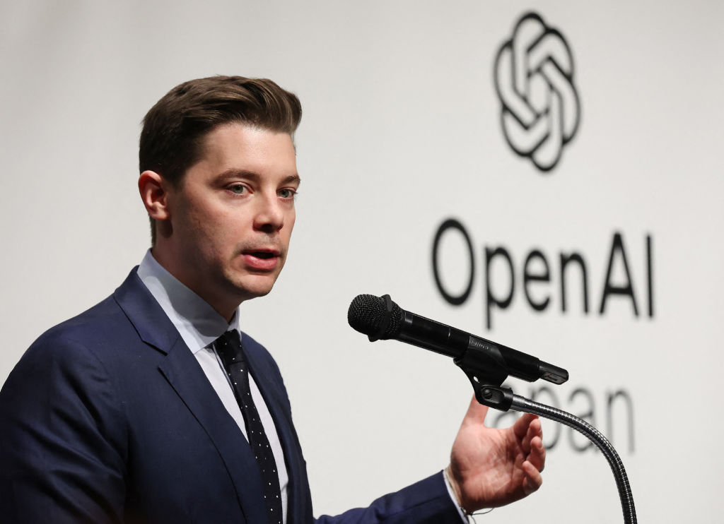 OpenAI-ийн гүйцэтгэх захирал асан Брэд Лайткэп албан тушаалаасаа чөлөөлөгдөж байна
