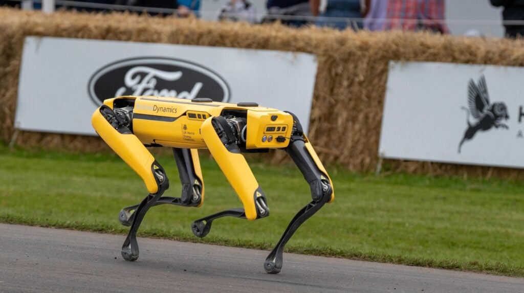 АНУ-ын Цагаачлал, гаалийн алба Boston Dynamics компанийн робот нохдыг худалдан авахаар төлөвлөж байна