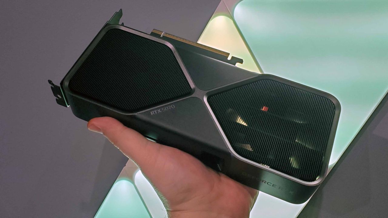 NVIDIA-ийн график картын үнэ өссөнтэй холбогдуулан 8 GB-аас дээш VRAM-тай картуудаас татгалзахыг зөвлөж байна