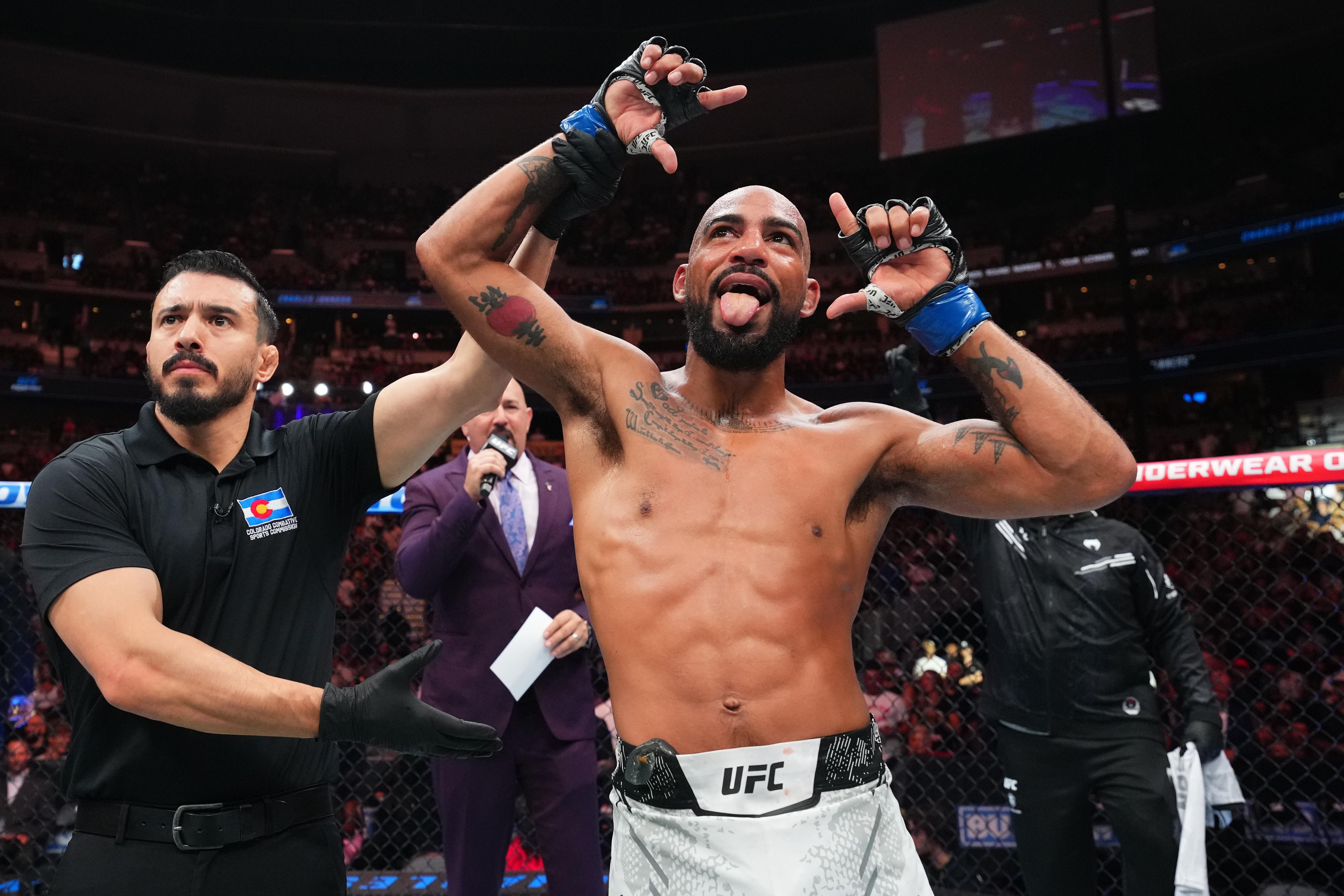 UFC 330: Эдуардо Чаполин бэртсэн Хосе Очоаг орлон тулалдахаар боллоо