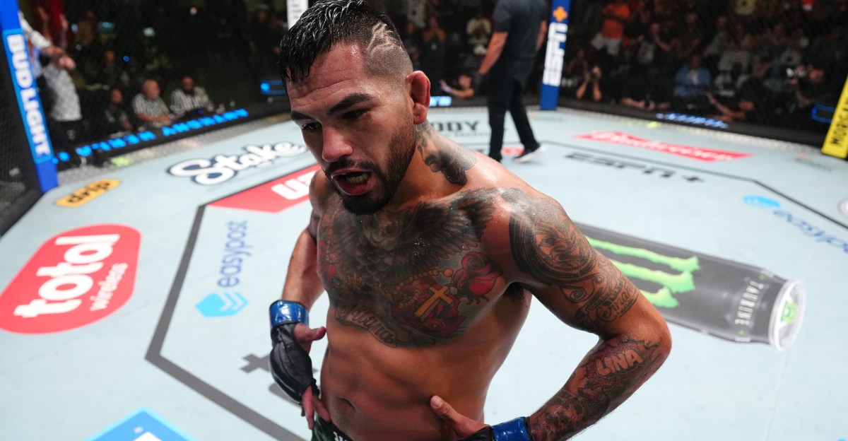Энтони Эрнандес UFC Sacramento тэмцээний үндсэн тулаанд ялалт байгуулахаар бэлтгэлээ базааж байна