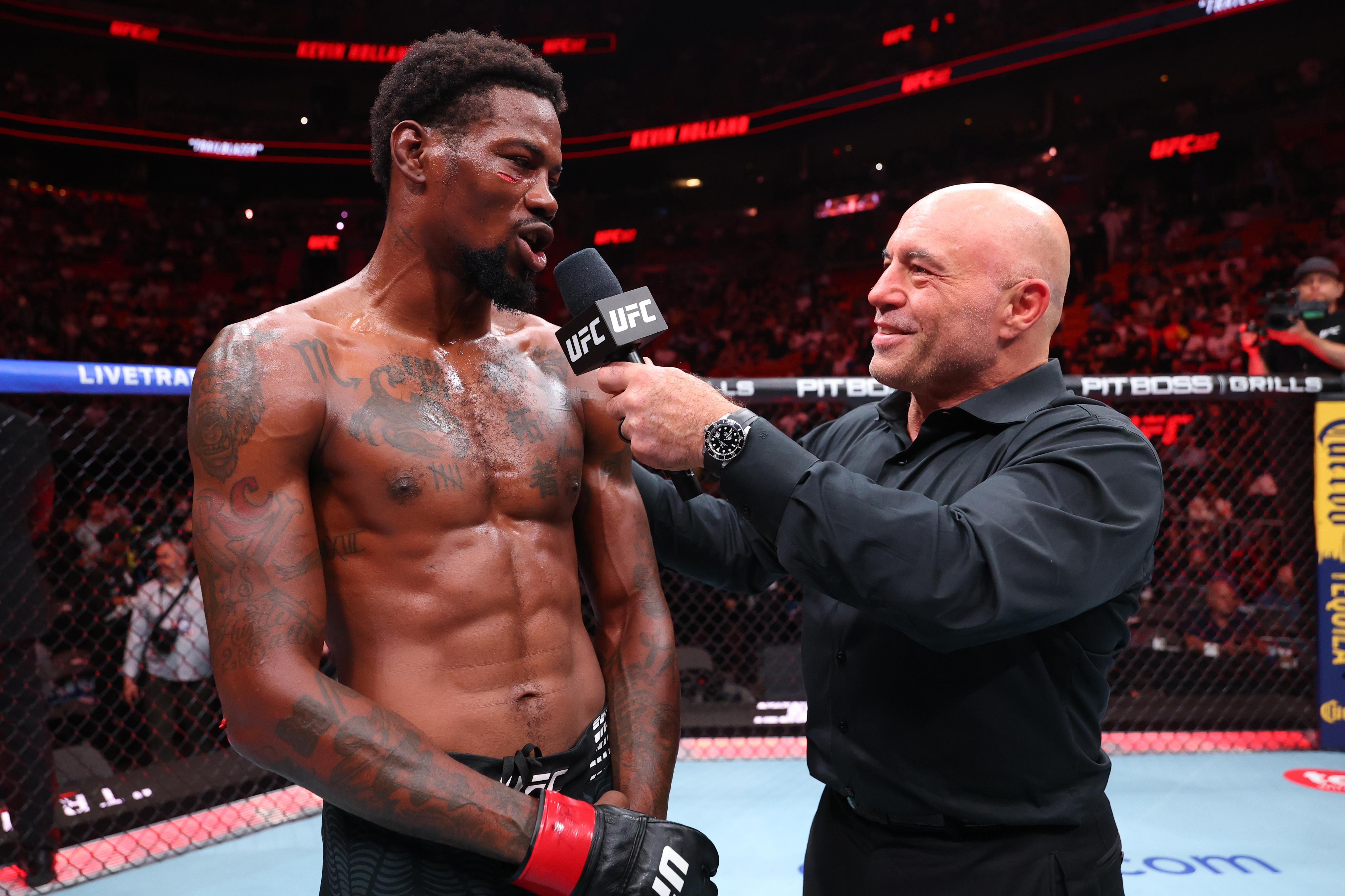 Кевин Холланд UFC-д 11 сая ам.долларын орлого олсон тулаанч гэдгээ хүлээн зөвшөөрөв