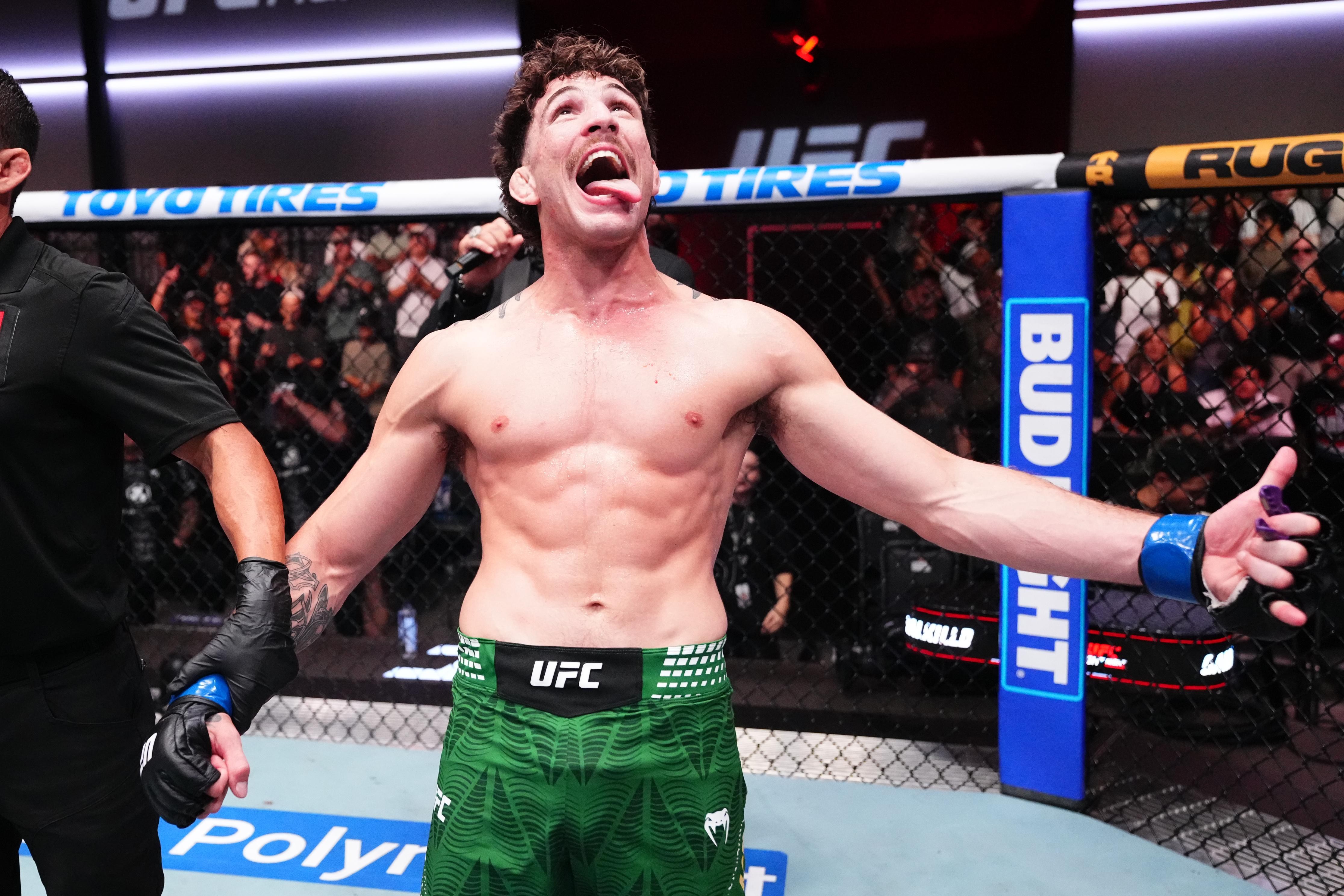 UFC Vegas 120 тэмцээний дараах тулаанчдын ирээдүйн төлөвлөгөөг хэлэлцлээ
