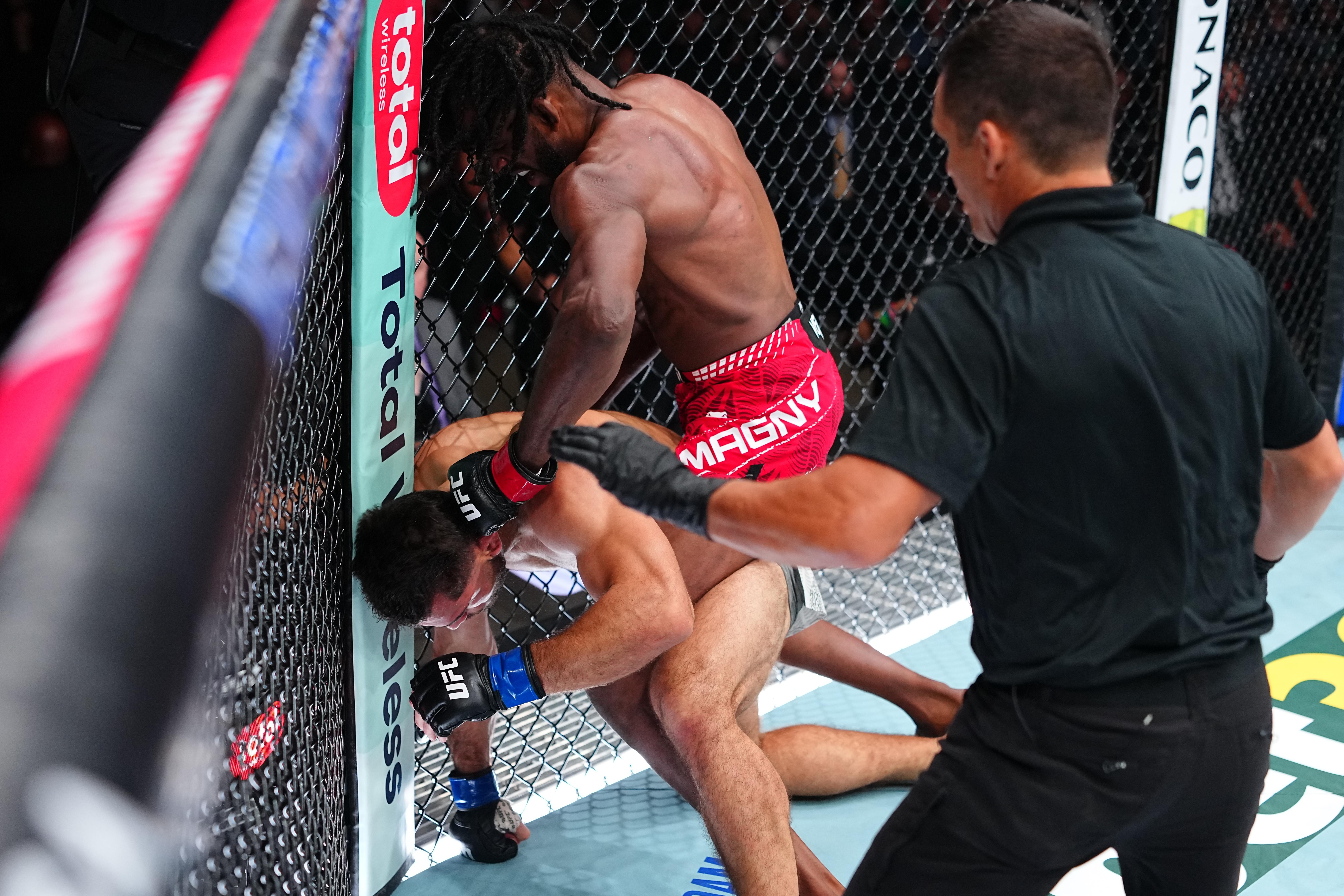 Нил Мэгни UFC-д дахин нэг гайхалтай эргэн ирэлт хийж Рамиз Брахимайг буулган авлаа
