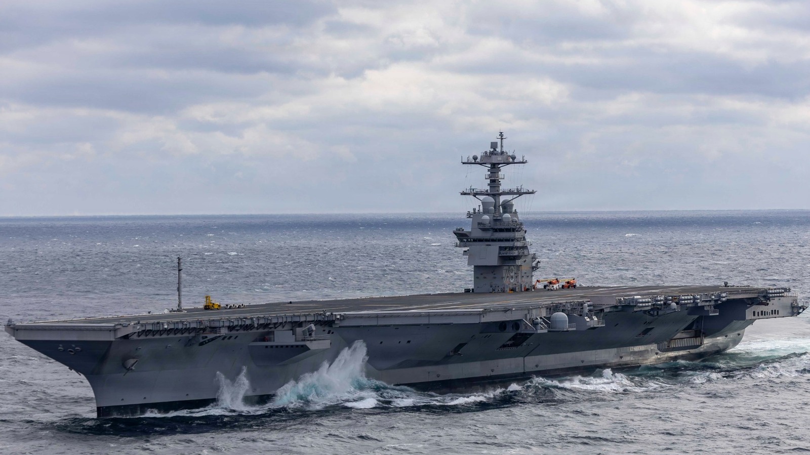 АНУ-ын тэнгисийн цэргийн хүчний шинэ үеийн “USS John F. Kennedy” нисэх онгоц тээгч хөлөг далайн туршилтад тэнцлээ