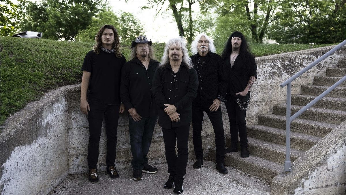 Molly Hatchet хамтлаг 16 жилийн дараа анхны цомгоо гаргаж, шинэ синглээ танилцууллаа