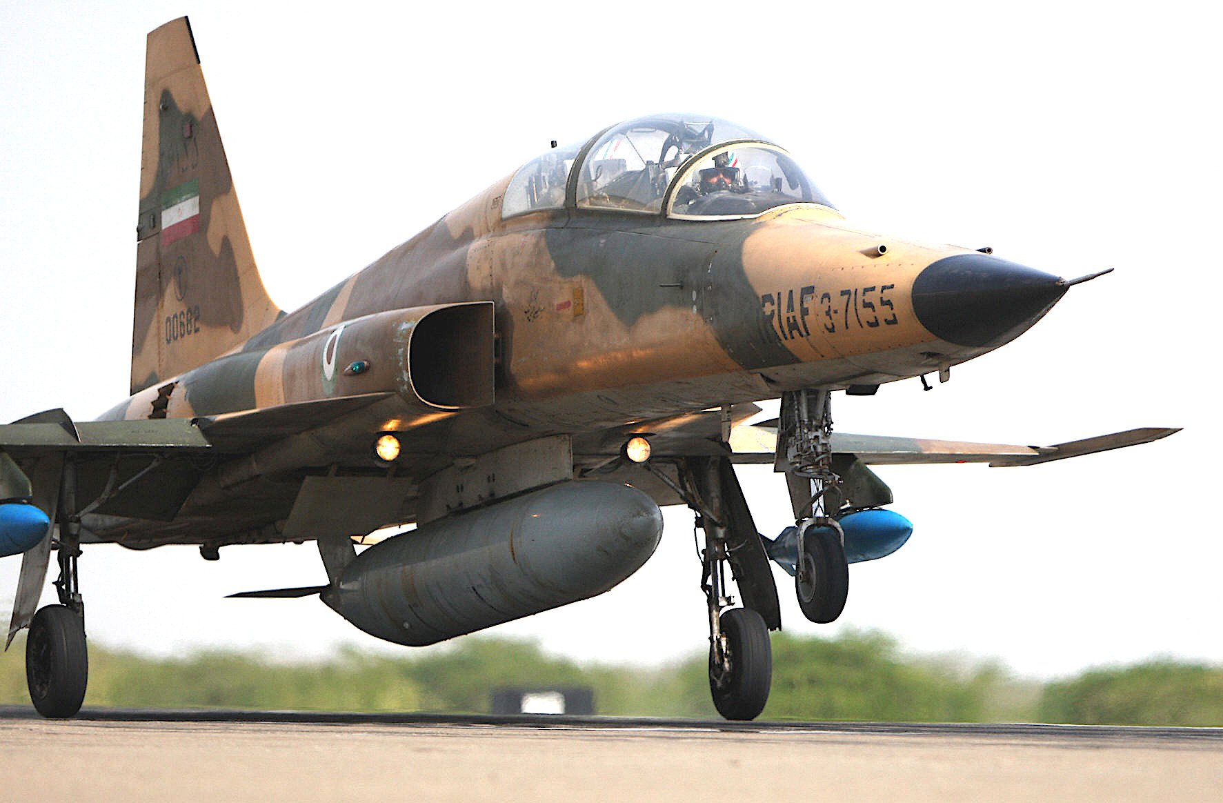 Ираны F-5 сөнөөгч онгоцууд Кувейт дэх АНУ-ын баазад халдсан нь агаарын довтолгооноос хамгаалах тогтолцооны сул талыг ил болгов