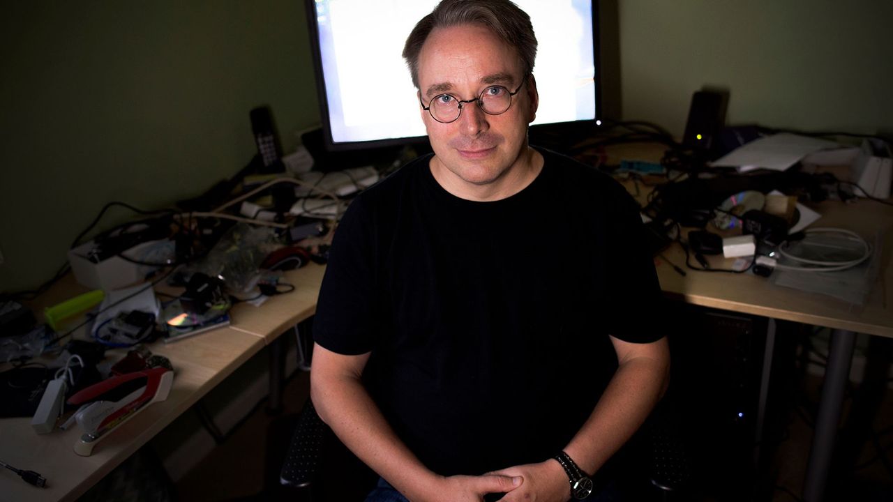 Линус Торвальдс хиймэл оюуныг ашиглан Linux цөмийн алдааг зассан туршлагаа хуваалцлаа