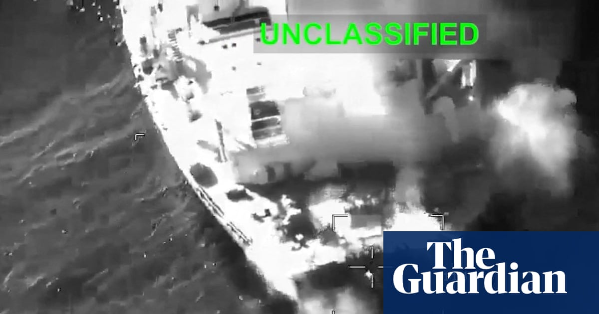 АНУ-ын тэнгисийн цэргийн хүчин Ираны гурван газрын тос тээвэрлэгч хөлөг онгоцыг устгаснаа мэдэгдлээ
